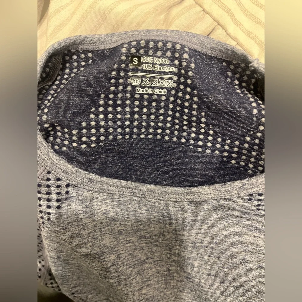 Cropped activewear long sleeve - Picture 2 of 3